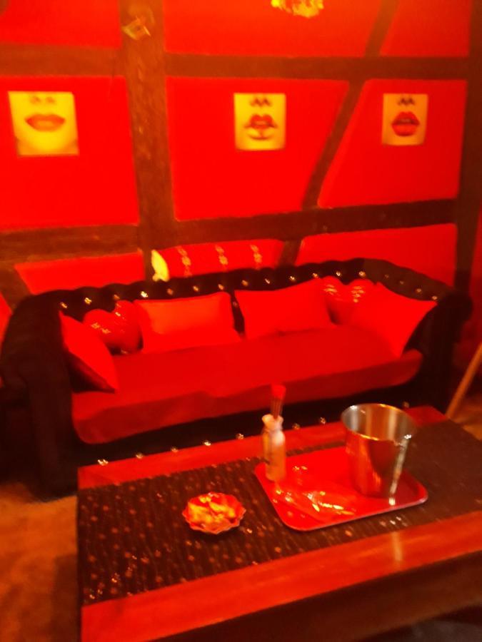 בר Love Room Le Rouge Et Noir מראה חיצוני תמונה