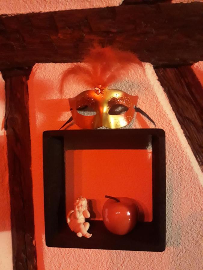 בר Love Room Le Rouge Et Noir מראה חיצוני תמונה
