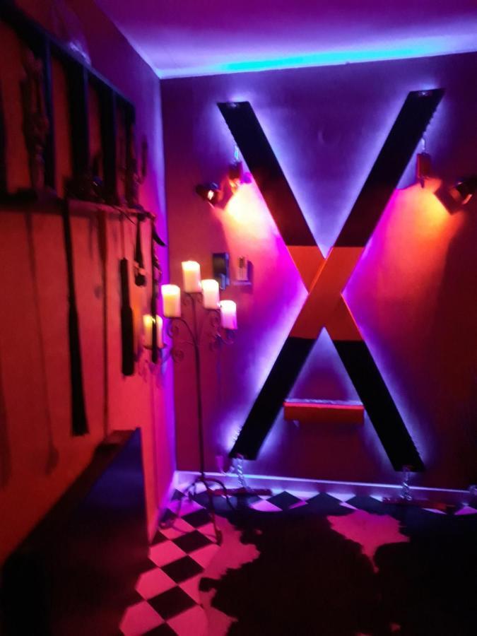 בר Love Room Le Rouge Et Noir מראה חיצוני תמונה