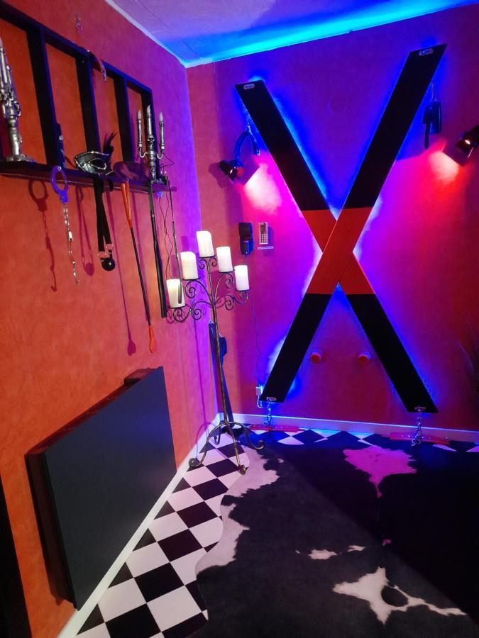 בר Love Room Le Rouge Et Noir מראה חיצוני תמונה