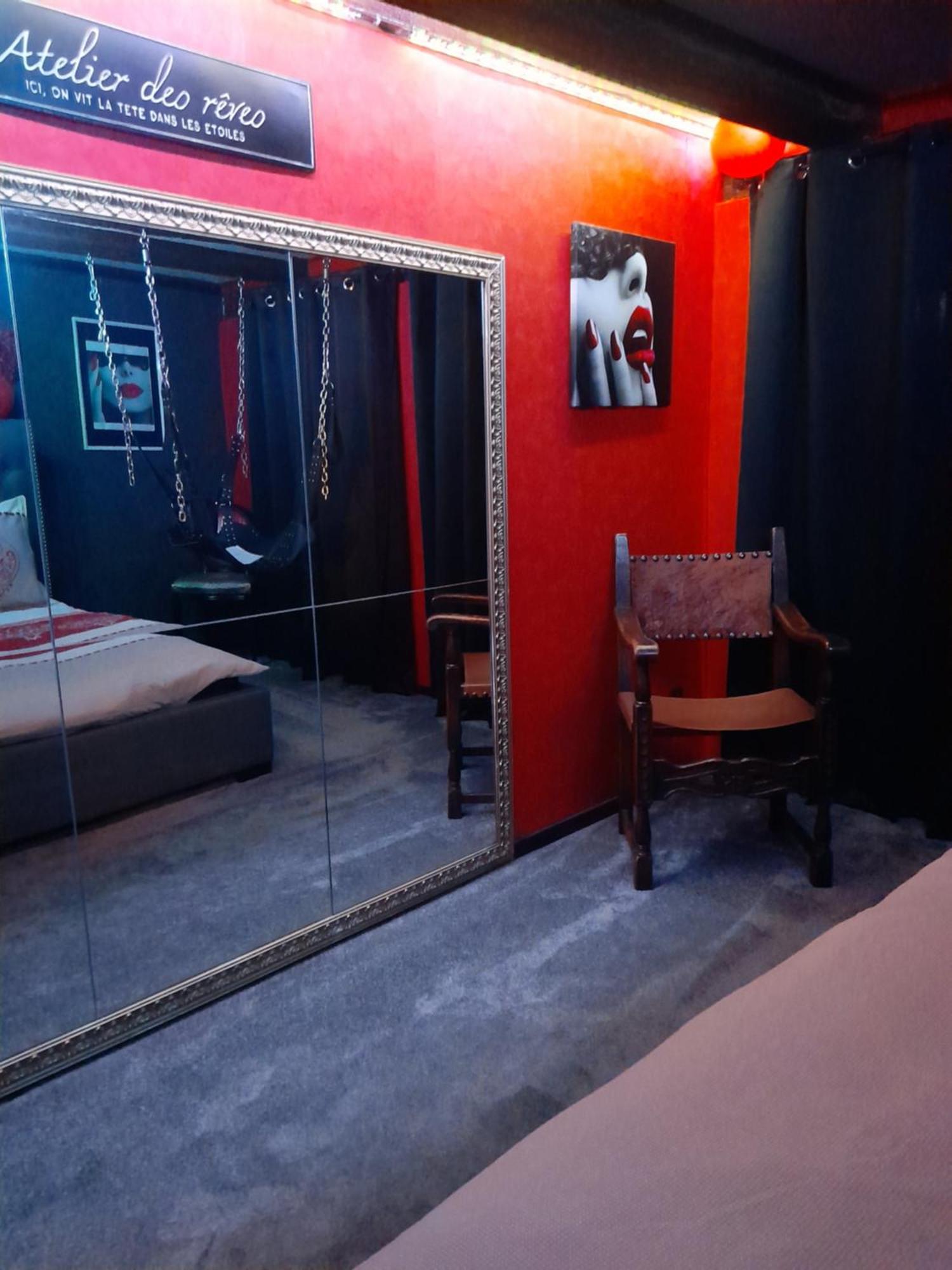 בר Love Room Le Rouge Et Noir מראה חיצוני תמונה