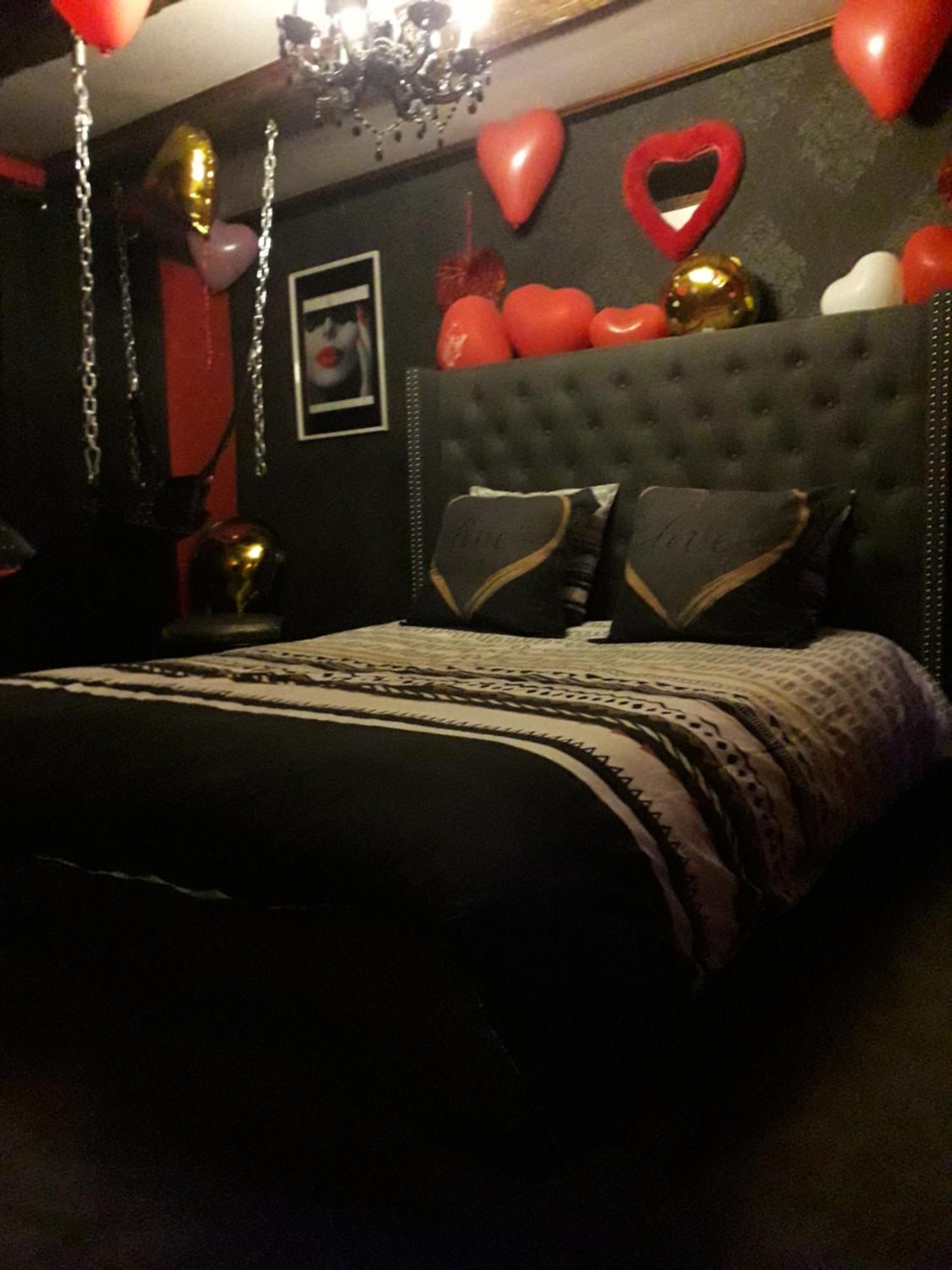 בר Love Room Le Rouge Et Noir מראה חיצוני תמונה