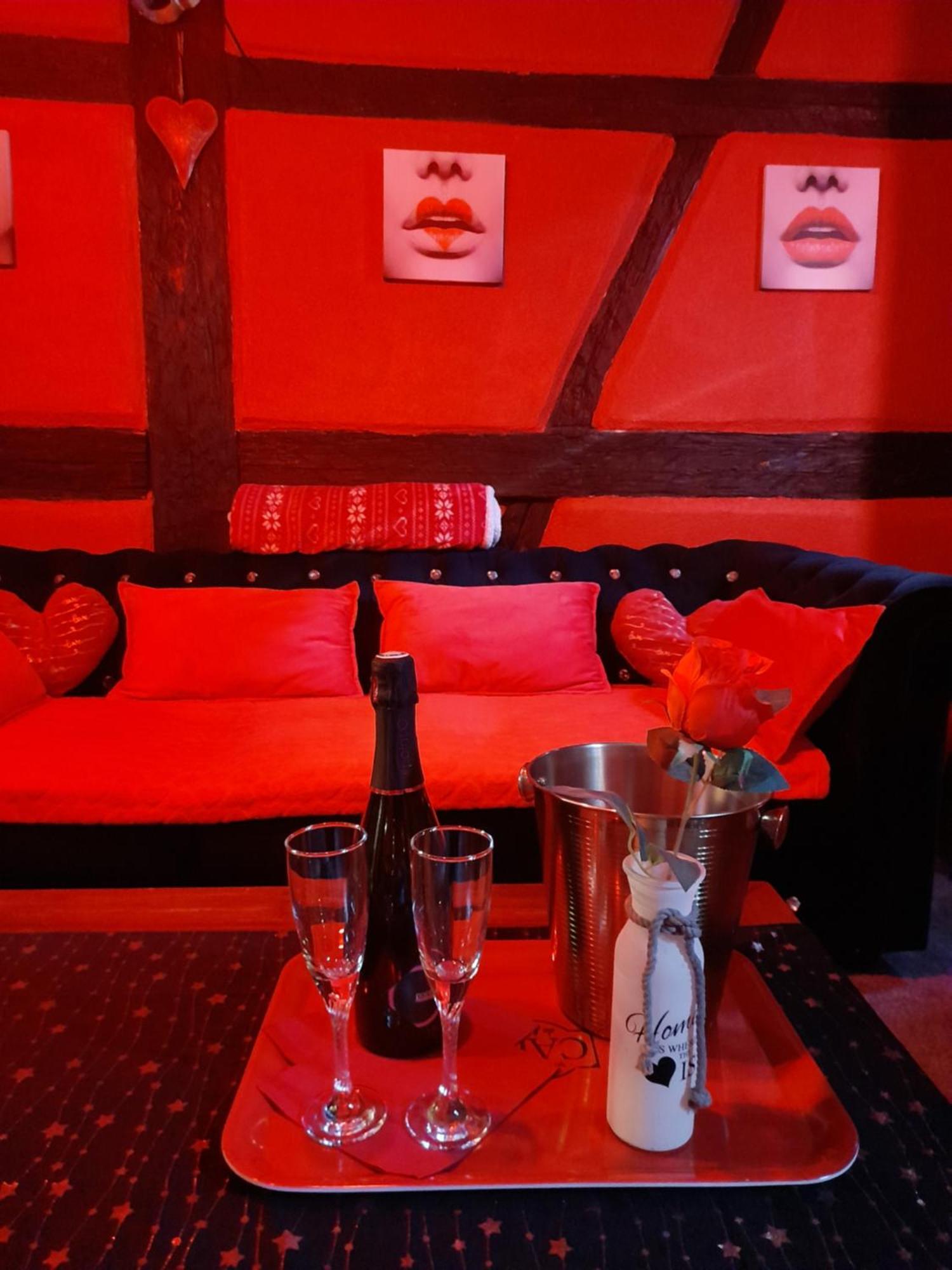 בר Love Room Le Rouge Et Noir מראה חיצוני תמונה